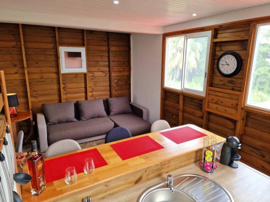 Appartement Hillview Studio à Trinité  Extérieur photo
